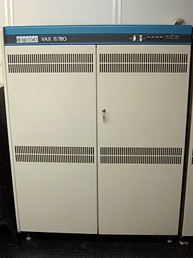 VAX 11-780 intero.jpg